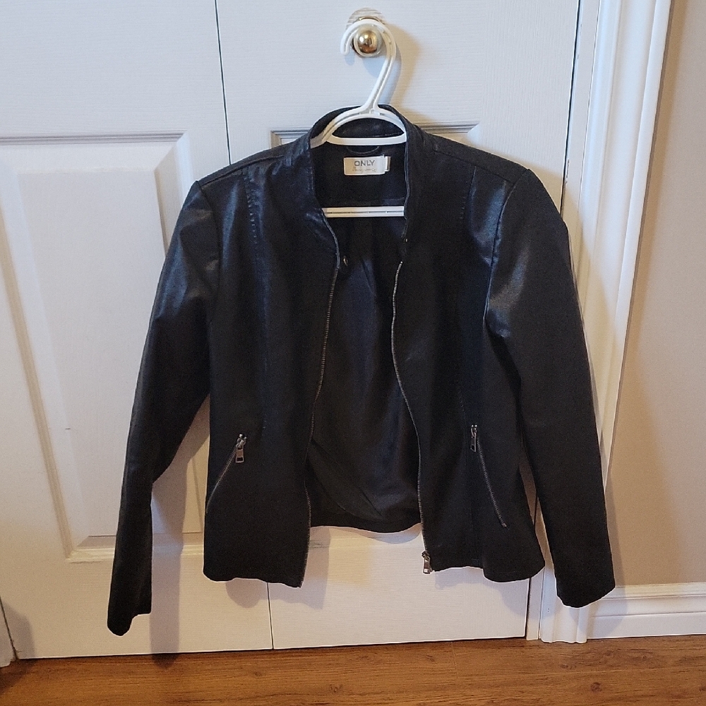 ONLY Women's Sleek Black Faux Leather Jacket